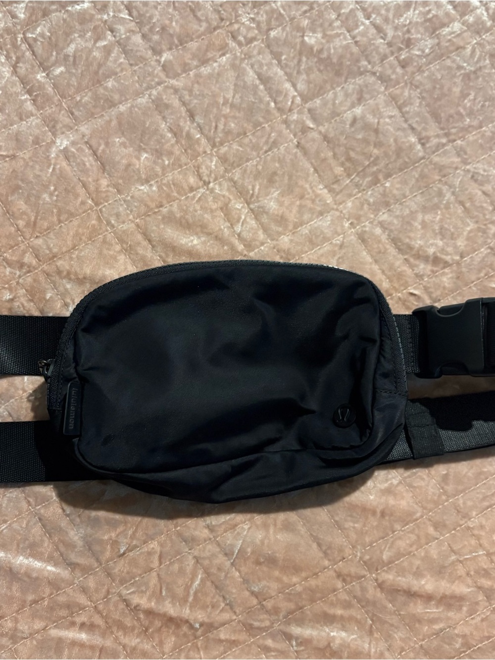 Lululemon everywhere belt bag